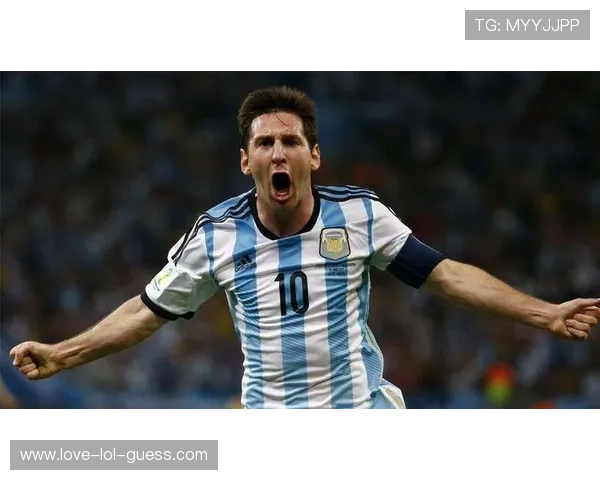 足球球星的饮食秘笈：从梅西到C罗的营养餐单揭秘