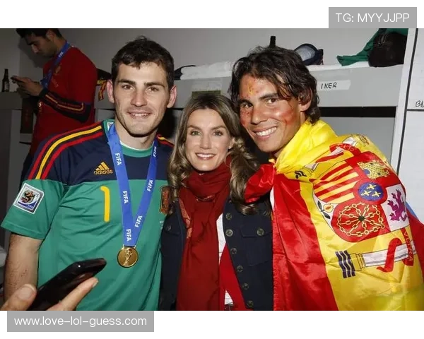 身高优势与力量并存 足球场上的巨人球星们如何用身高征服对手